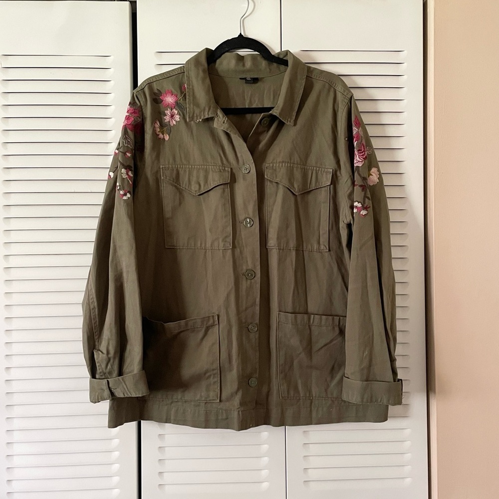 a.n.a Green Utility Jacket with Relaxed Fit and Collared Neckline